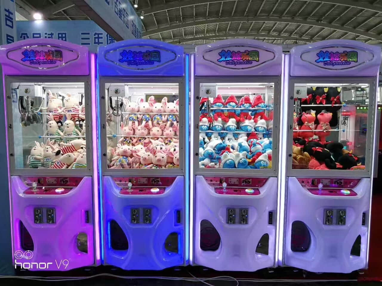 Does anyone know where I can find this claw machine? It got